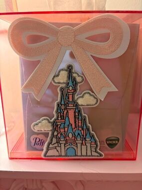 Pink Disney it’s a small world and bow tissue box cover Disneyland Paris castle